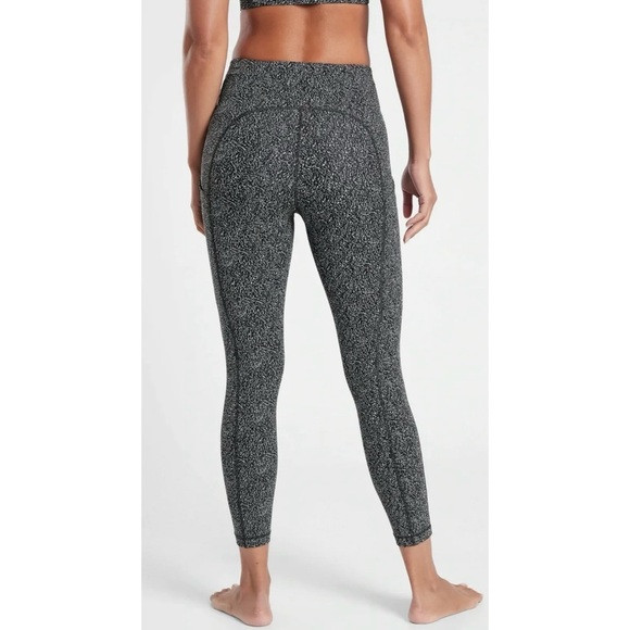 ATHLETA Ultimate Stash Textured 7/8 Tight - Picture 1 of 6